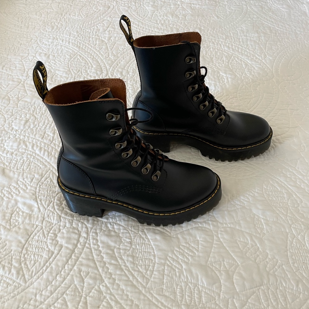 Women’s Dr. Martens Leona Platform Ankle Boots in Black Size 7